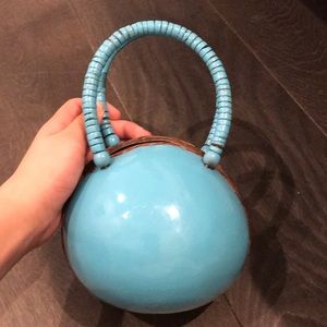 Cute, yet unusual coconut purse!🥥